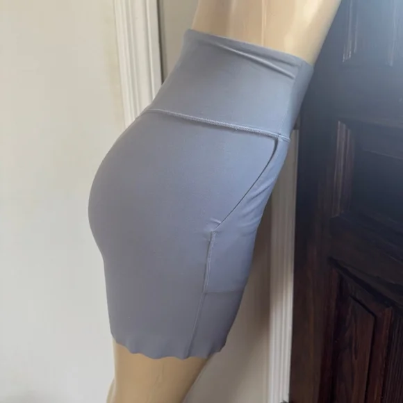 Lululemon Nulu Align 7" Inseam Lululemon Hemmed Shorts - Picture 3 of 5